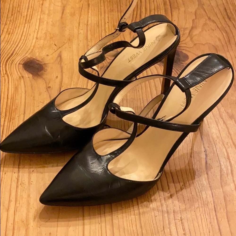 Nine West leather black pumps